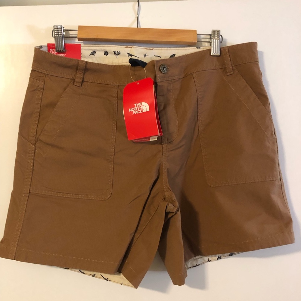 NWT The North Face Brown Cargo Shorts Versatile Design